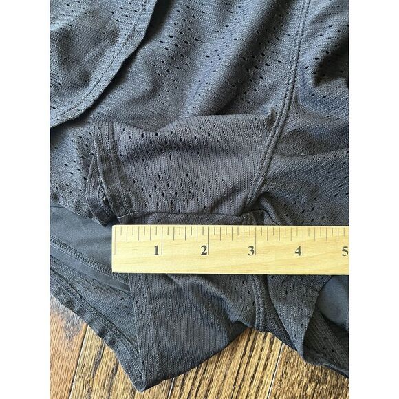 ATHLETA Womens Shorts Black With Zipper Size Small Inseam Of 2.5 Perfect Cond - Picture 5 of 5